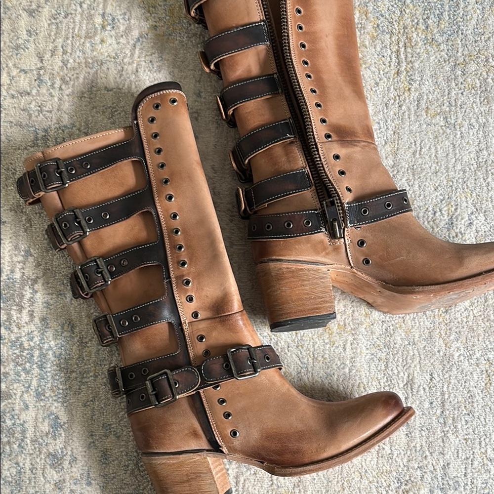 Freebird Derby Boots in Beige